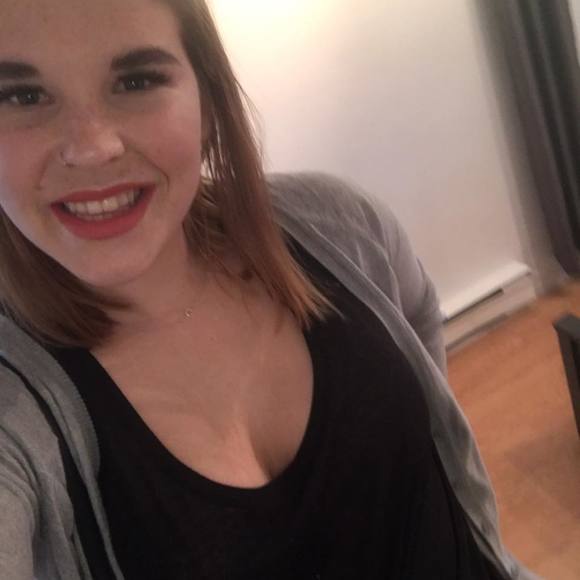 Meet your Posher, Roxane - Picture 1 of 1